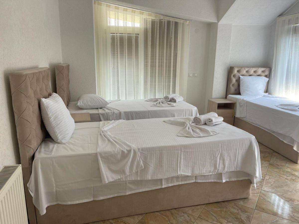 Hotel Montenegro Struga Extérieur photo